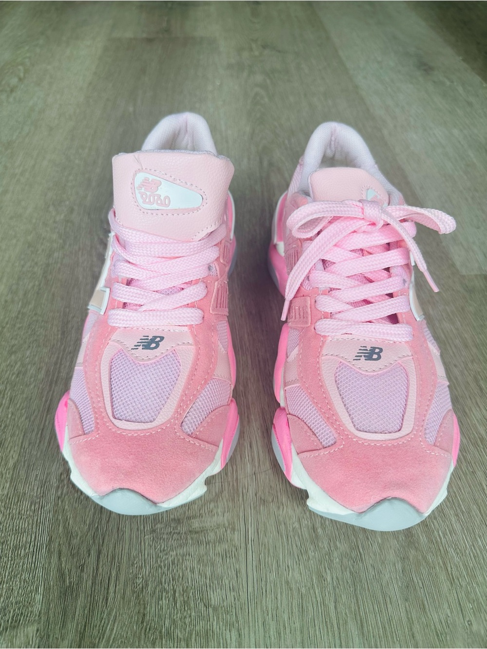 New Balance Pink Women's 9060 Sneakers - Soft Pink size 5